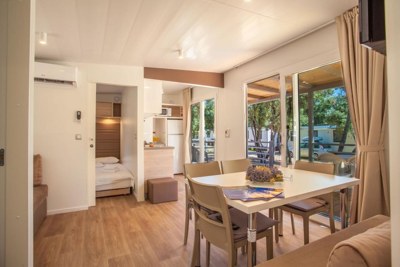 Mobile Homes Delta Marine At Campsite Lopari نيغيزيني المظهر الخارجي الصورة