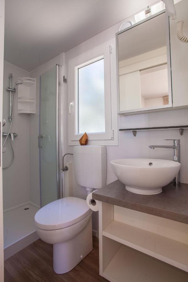 Mobile Homes Delta Marine At Campsite Lopari نيغيزيني الغرفة الصورة