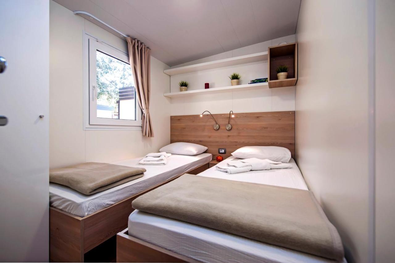 Mobile Homes Delta Marine At Campsite Lopari نيغيزيني المظهر الخارجي الصورة