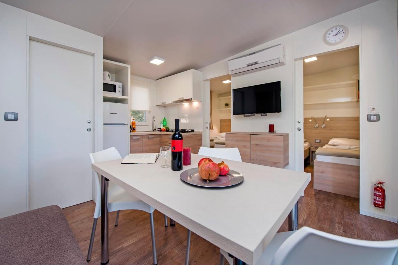 Mobile Homes Delta Marine At Campsite Lopari نيغيزيني المظهر الخارجي الصورة
